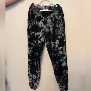 Adika Size Small Sweatpants